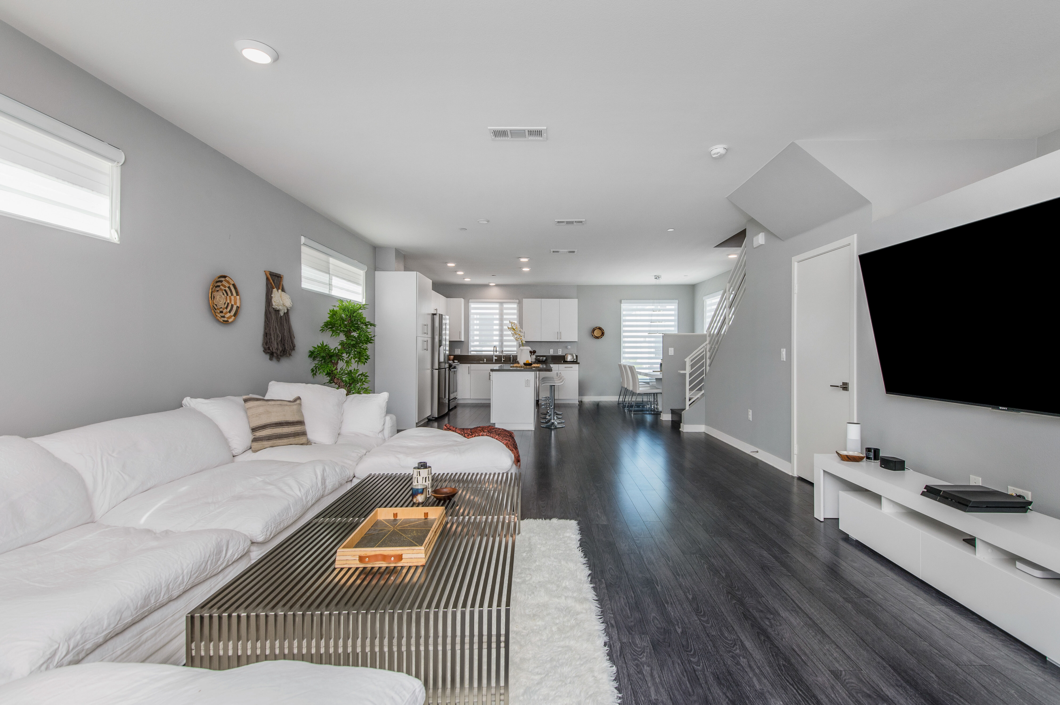 Gorgeous Home in NELA RiverPark Community image 2